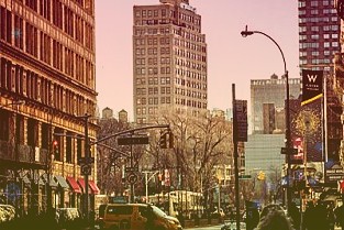 飞鹤总冠名!2024郑开马拉松赛活力开跑